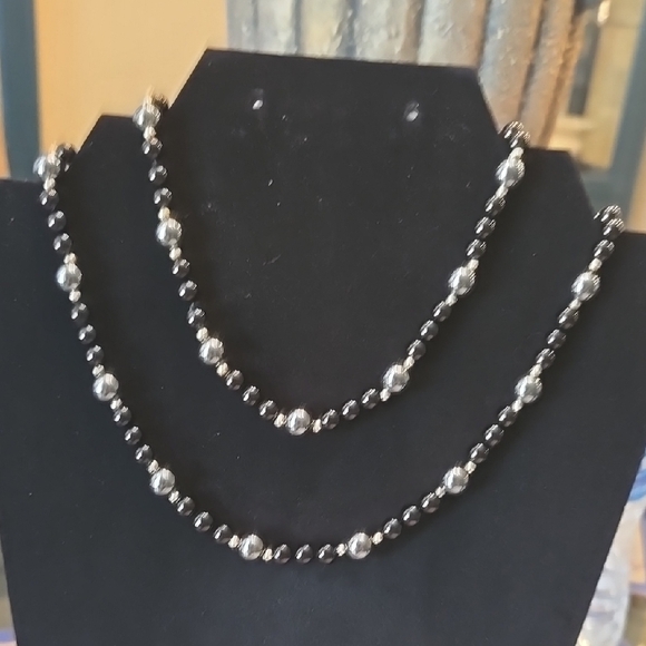 14KT gold beads with onyx and hematite beads - Picture 1 of 3